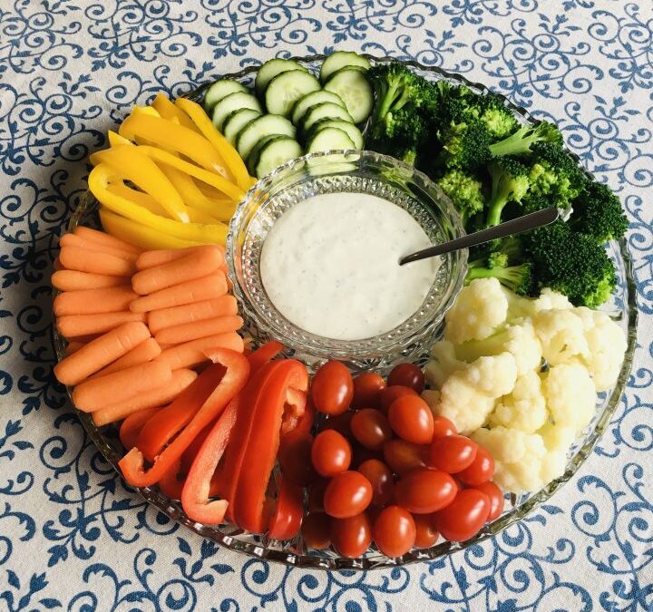 What To Put On A Veggie Tray: Fresh Ideas And Combinations